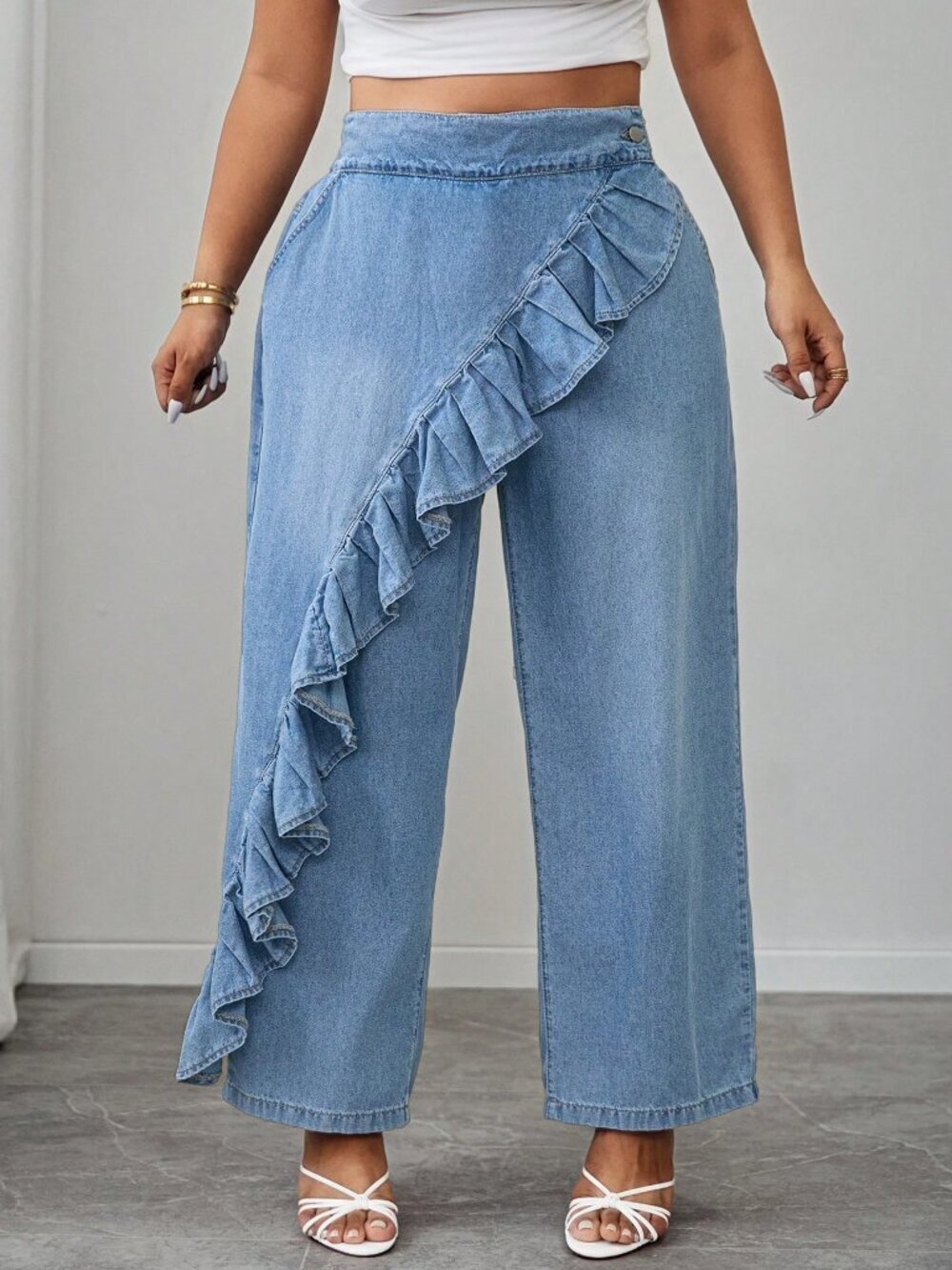 Light Wash Casual Women's Plus Size Ruffled detailed Denim Jeans